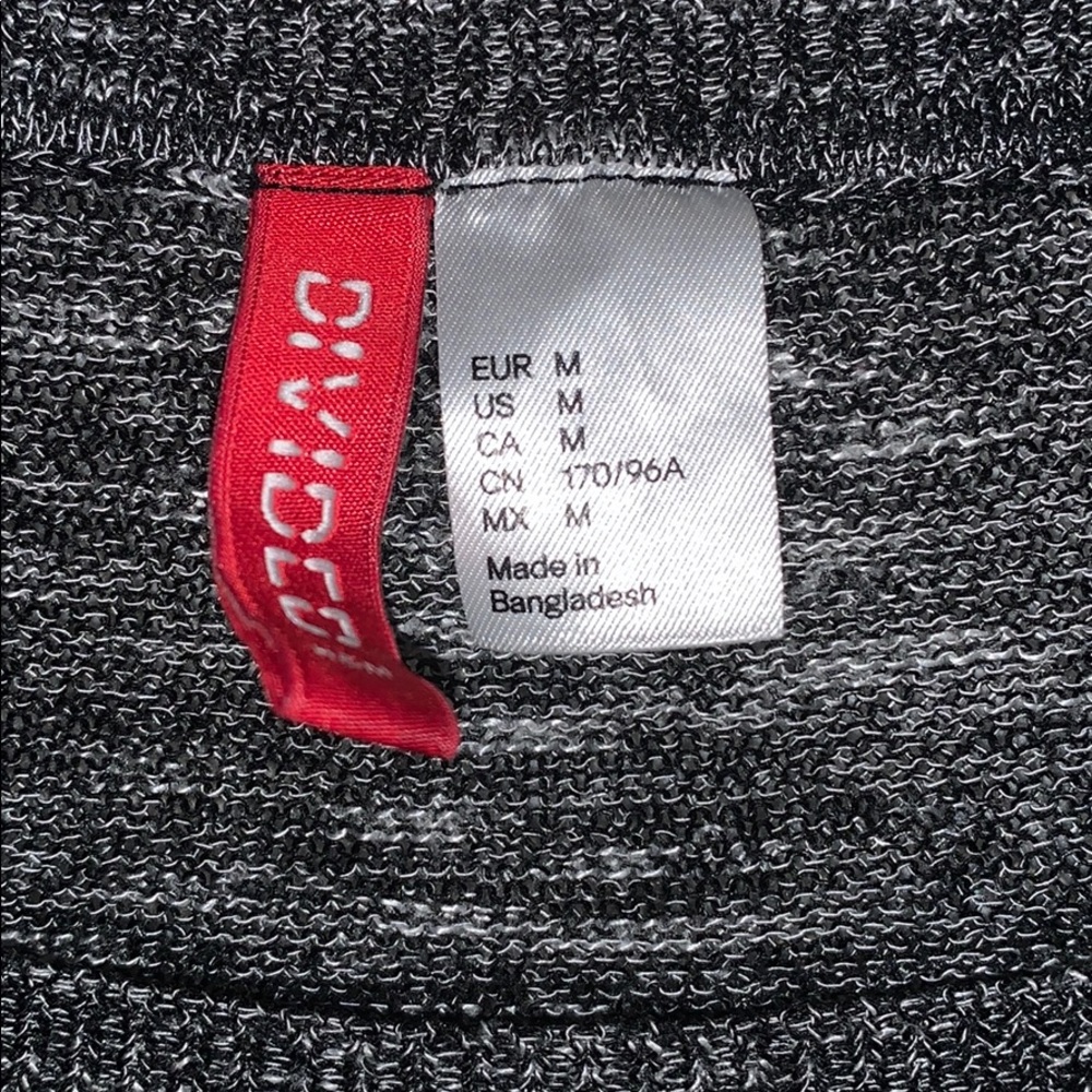 Lightweight Black Sweater - Picture 5 of 5